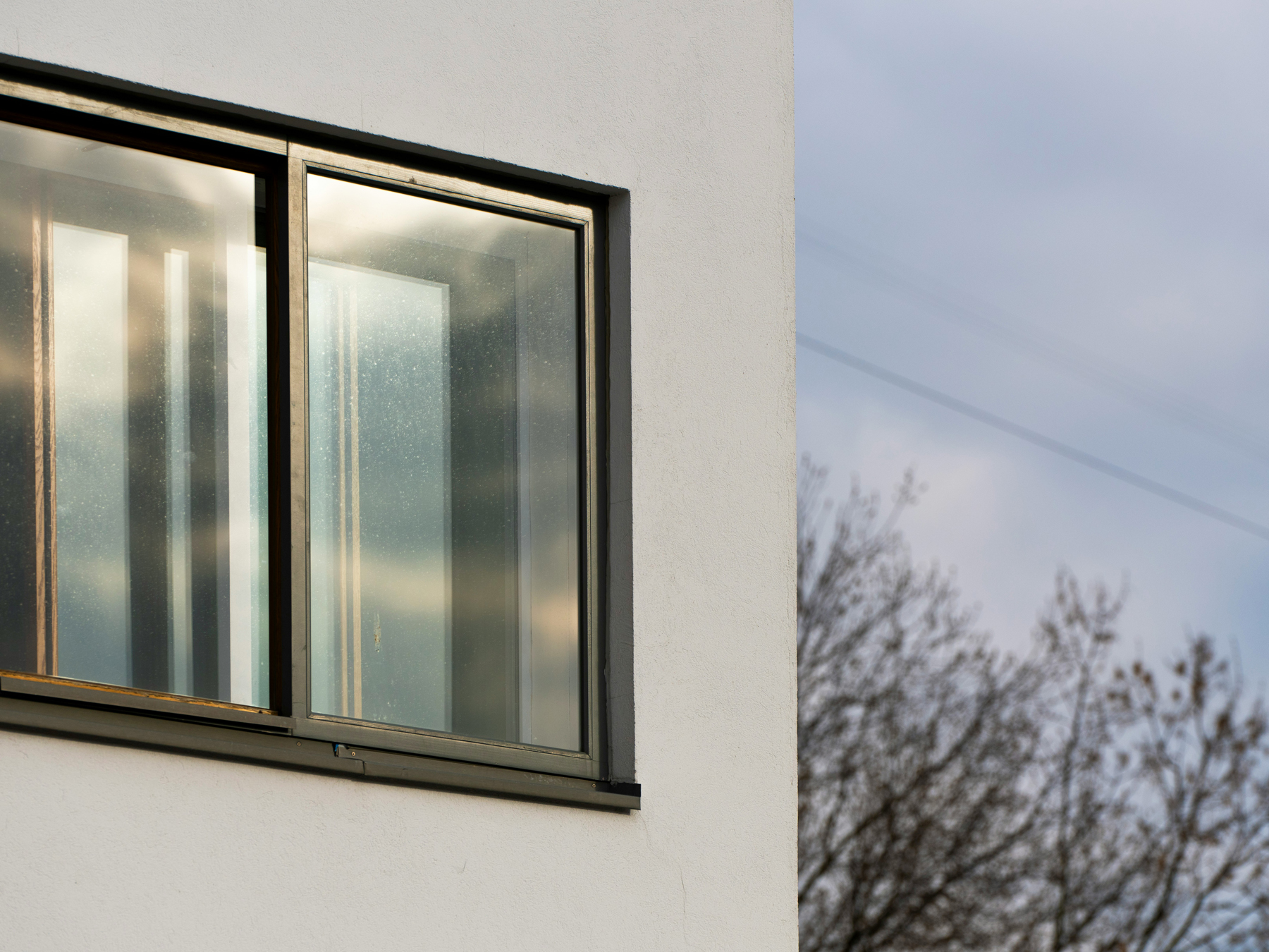 Aluminium Fensterrahmen wird gereinigt